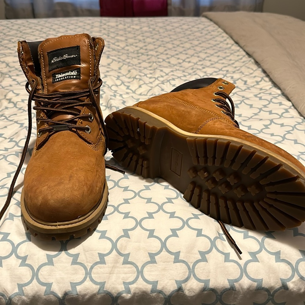 Eddie Bouer boots 🥾, size 10 us, leather upper, like a new, great condition.